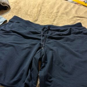 Navy bermudas soft. 2 front pockets drawstring waist
